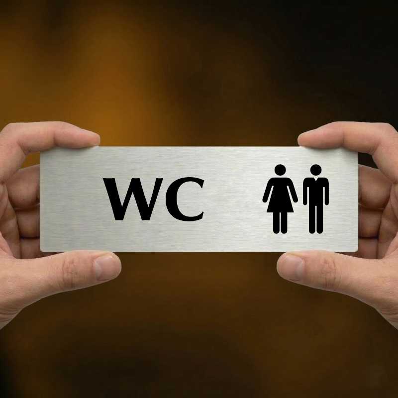 WC společné, 240x79mm, stříbrná popiska 