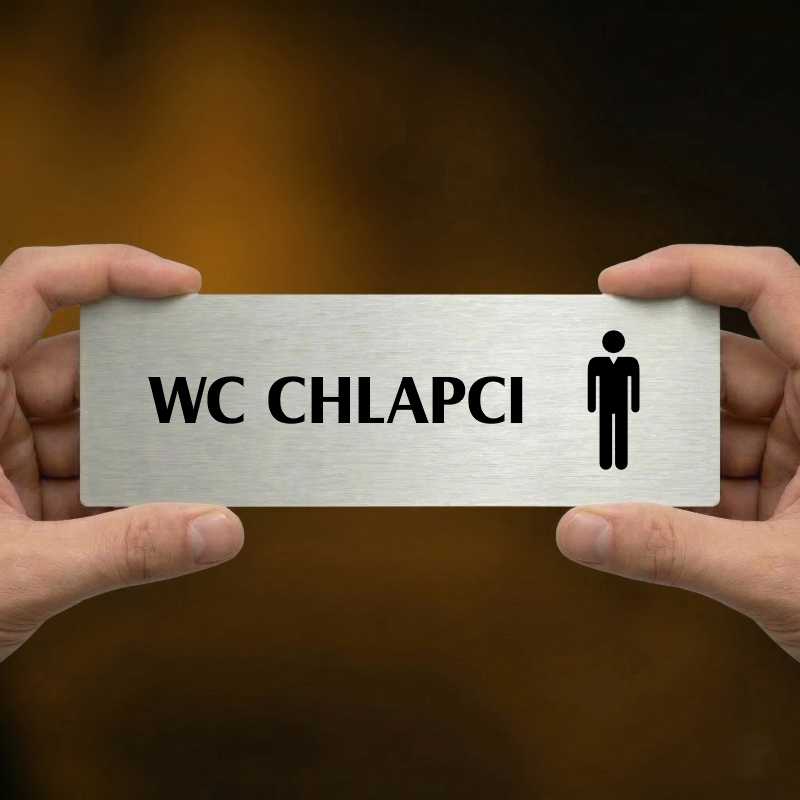 WC chlapci, stříbrná popiska na dveře