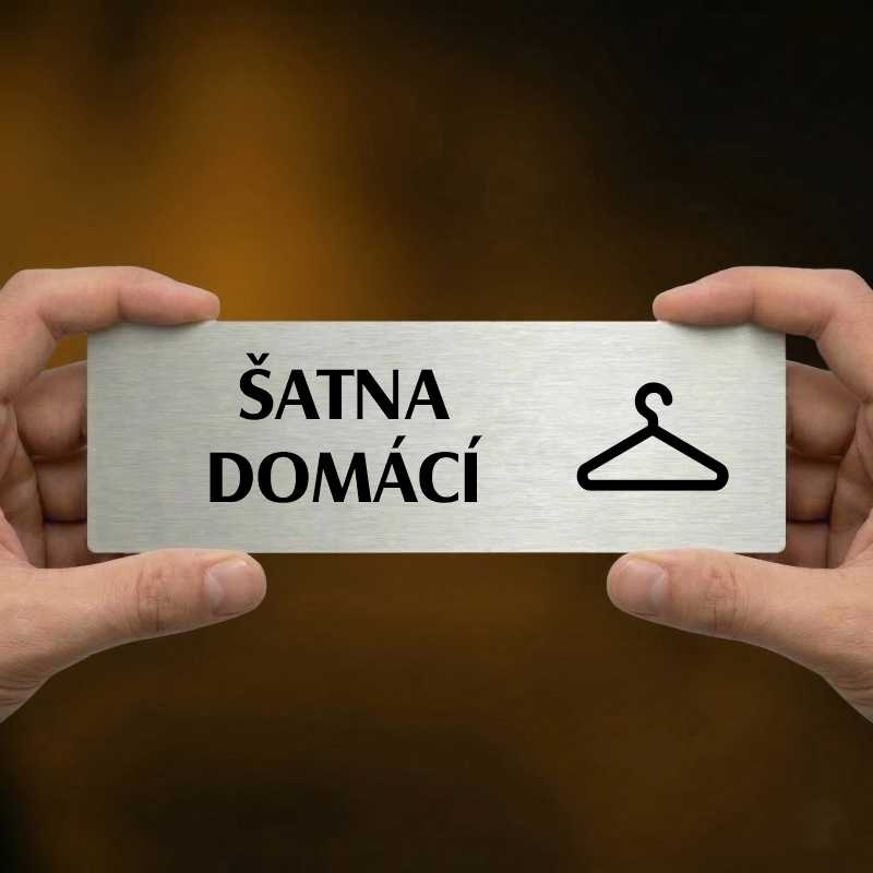 Šatna domácí, 240x79mm, stříbrná popiska s rámečkem