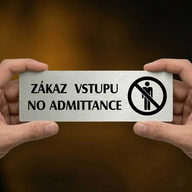 Zákaz vstupu, 240x79mm, zlatá popiska s rámečkem