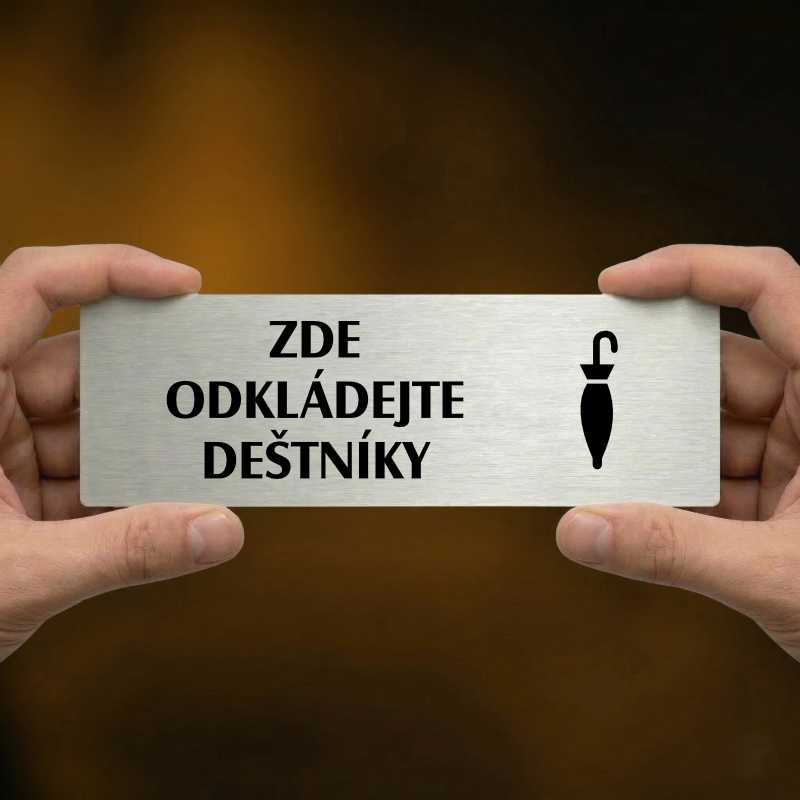 Zde odkládejte deštníky, 200x66mm, zlatá popiska s ozdobou uprostřed