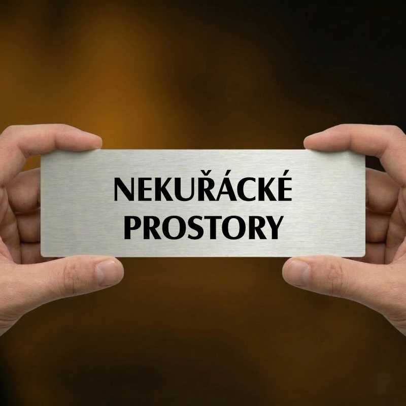 Nekuřácké prostory, 240x79mm, zlatá popiska s okrasným rámečkem  
