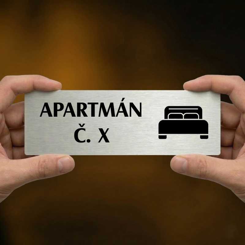 Apartmán č., 200x66mm, zlatá popiska s ozdobou uprostřed