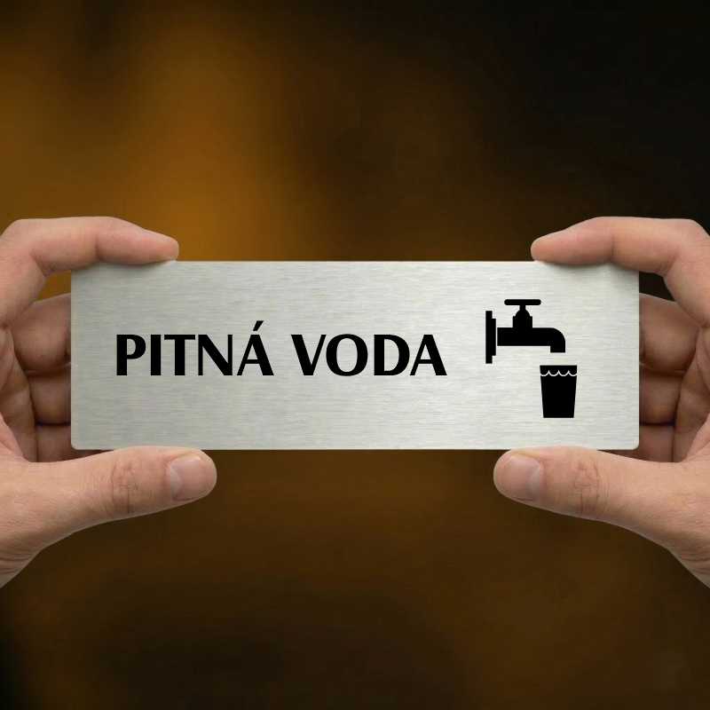 Pitná voda, 240x79mm, stříbrná popiska s okrasným rámečkem  