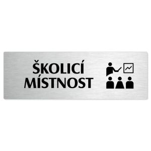 Školicí místnost, stříbrná popiska na dveře