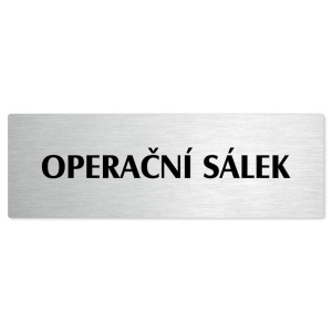 Operační sálek, stříbrná popiska na dveře